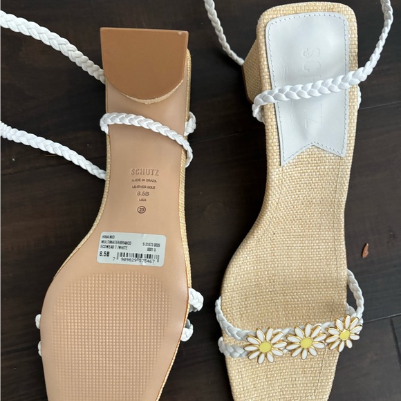 *New in Box* Schutz Hida Floral sandals - Picture 3 of 3